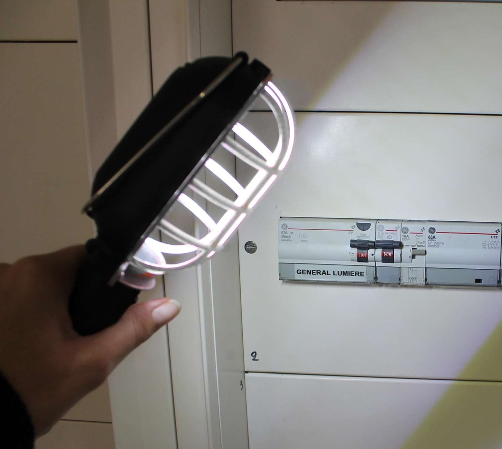 Genius-Ideas-x000000ae-GI-084440-Lampe-Ultra-Lumin