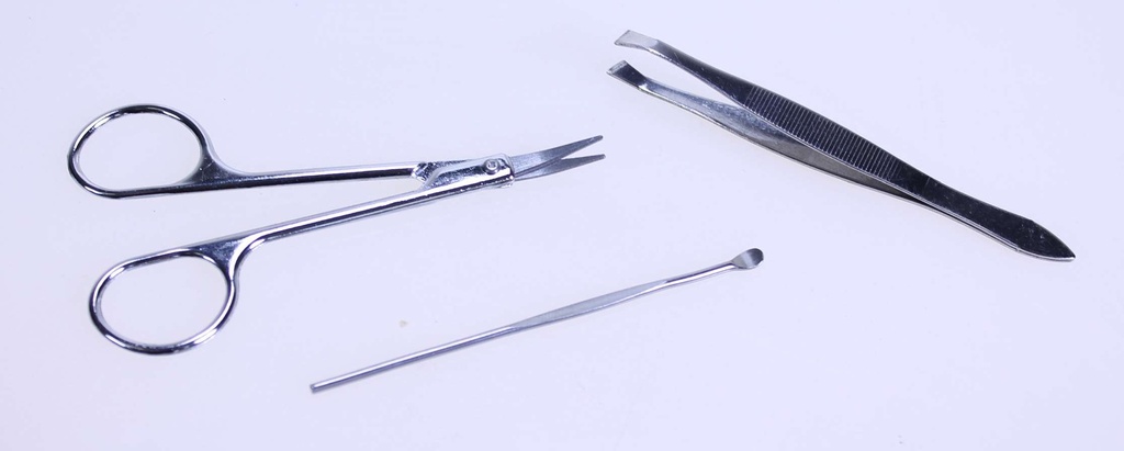 Wellys-x000000ae-GI-100031-18-Pieces-Manucure-Set-