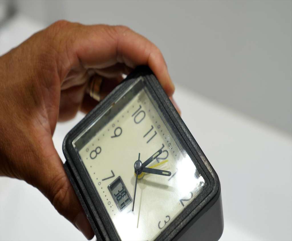 Genius-Ideas-Reveil-et-thermometre-luminescents-GI