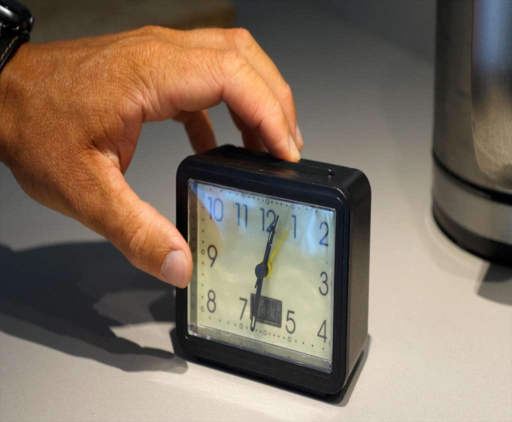 Genius-Ideas-Reveil-et-thermometre-luminescents-GI