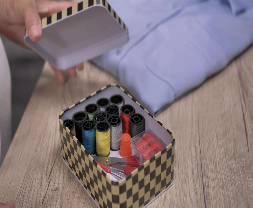 Genius-Ideas-Kit-de-couture-avec-boite-en-metal-Gi