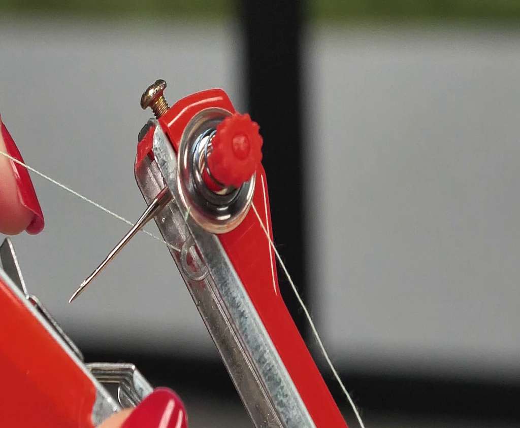 Genius-Ideas-Mini-maquina-de-coser-manual-GI-09650