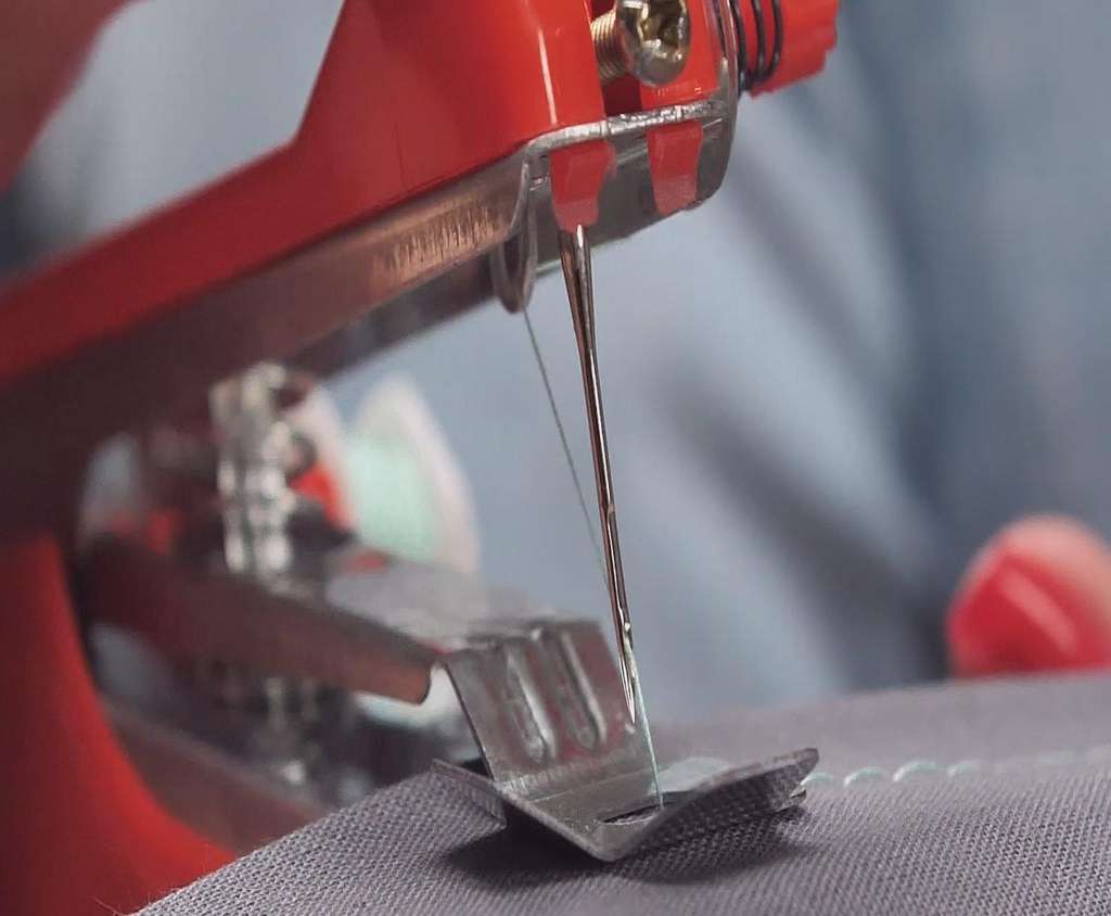 Genius-Ideas-Mini-maquina-de-coser-manual-GI-09650