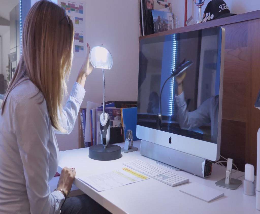 Genius-Ideas-Lampadaire-sans-fil-a-LED-en-gel-GI-1