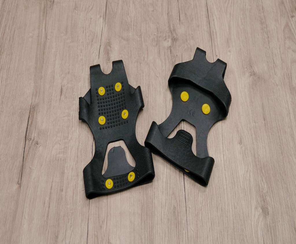 Genius-Ideas-1-paire-de-chaussures-a-crampons-GI-0