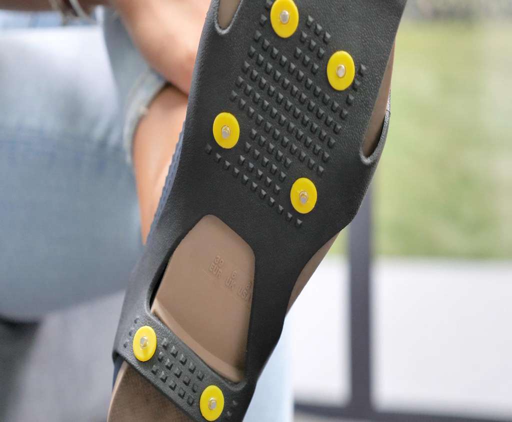Genius-Ideas-1-paire-de-chaussures-a-crampons-GI-0