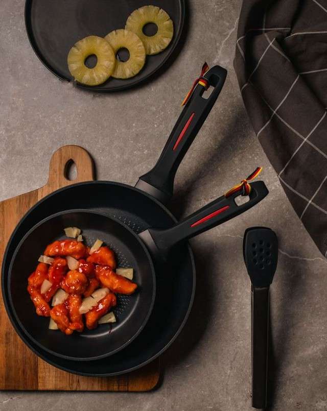 Royalty-Line-RL-FFN24-Marble-Coated-Frying-Pan-24c